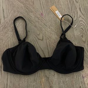 Skims Bra with underwire no padding